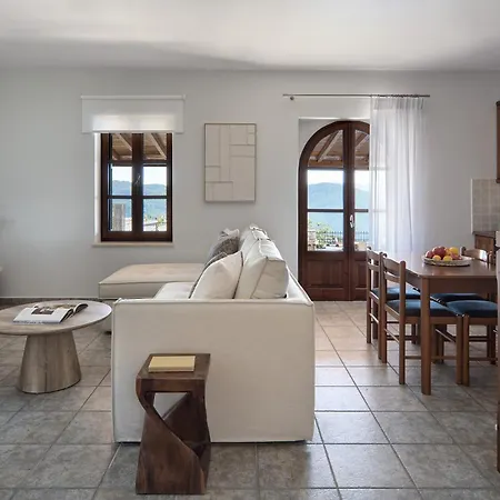 Lefkada By Omikron Selections