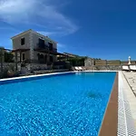 Lefkada By Omikron Selections *