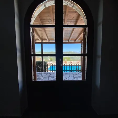 Lefkada By Omikron Selections Vavkerí