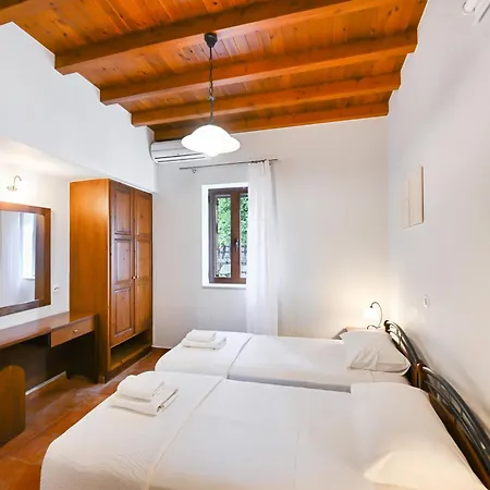 Lefkada By Omikron Selections *