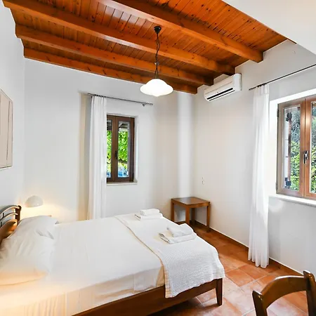 فيلة Lefkada By Omikron Selections